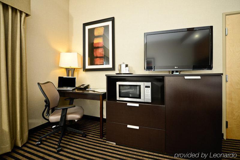 Best Western Plus Atrea Airport Inn&Suites Plainfield Chambre photo