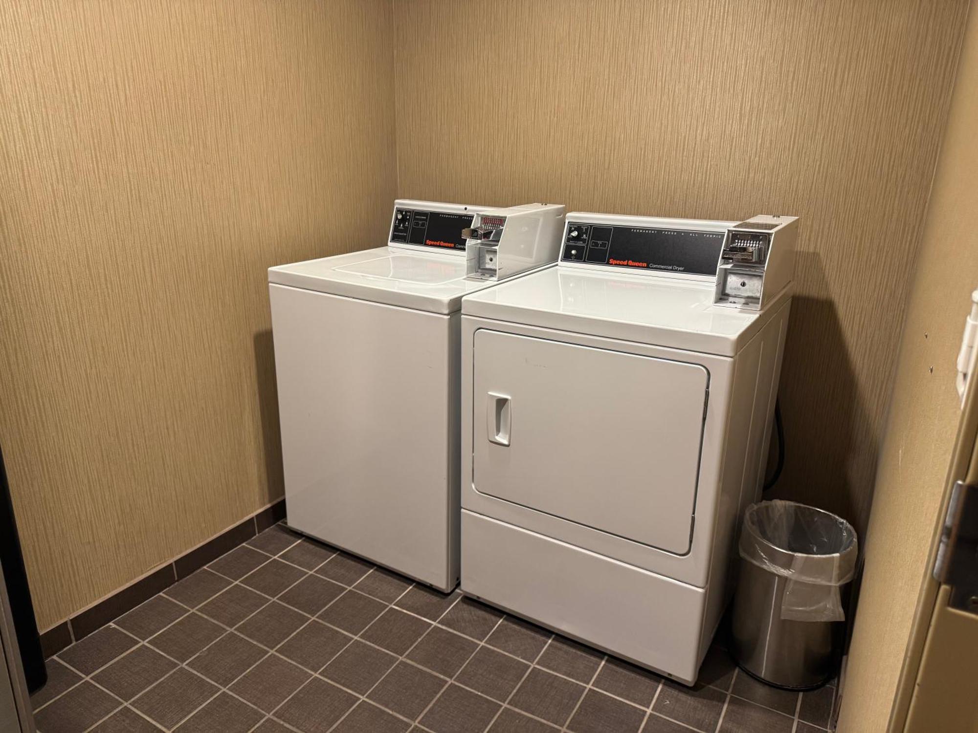 Best Western Plus Atrea Airport Inn&Suites Plainfield Extérieur photo