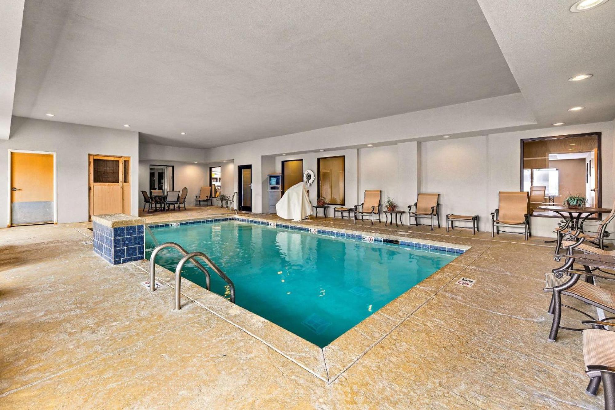 Best Western Plus Atrea Airport Inn&Suites Plainfield Extérieur photo